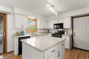 2235 Archer Ln N, Plymouth, MN 55447 - Photo 5