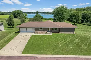 326 Fox Lake Ave, Sherburn, MN 56171 - Photo 1