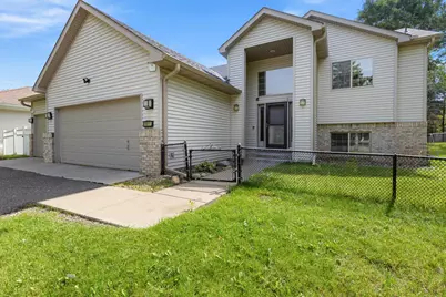 1911 Queens Drive, Woodbury, MN 55125 - Photo 1