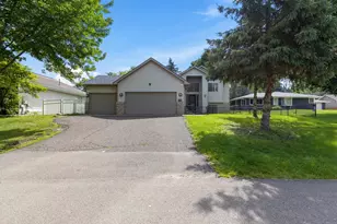 1911 Queens Dr, Woodbury, MN 55125 - Photo 3