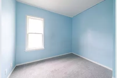 568 Lawson Avenue W, Saint Paul, MN 55117 - Photo 7