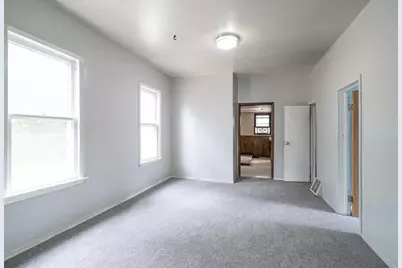 568 Lawson Avenue W, Saint Paul, MN 55117 - Photo 3