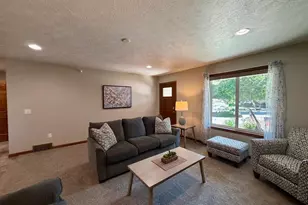 104 W Barck Ave, Luverne, MN 56156 - Photo 3