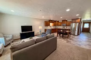 104 W Barck Ave, Luverne, MN 56156 - Photo 5