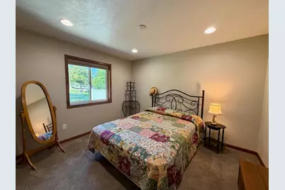 104 W Barck Avenue, Luverne, MN 56156 - Photo 11
