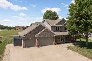 20511 Islandview Cir, Lakeville, MN 55044 - Photo 39