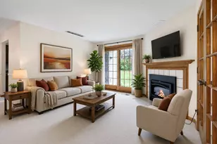 7244 Hunters Run, Eden Prairie, MN 55346 - Photo 5