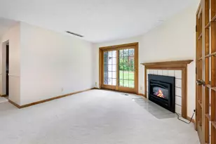 7244 Hunters Run, Eden Prairie, MN 55346 - Photo 13