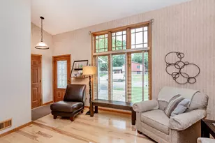 2565 Cochrane Dr, Woodbury, MN 55125 - Photo 5