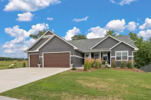 271 Eagle Ridge Dr, Roberts, WI 54023 - Photo 3