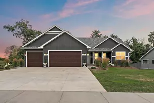 271 Eagle Ridge Dr, Roberts, WI 54023 - Photo 1
