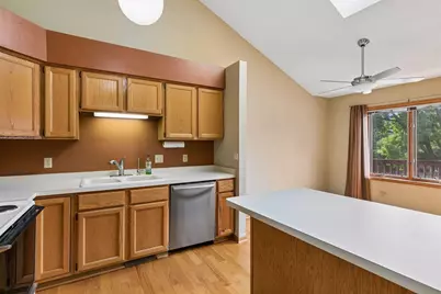 12526 Parkwood Drive, Burnsville, MN 55337 - Photo 13