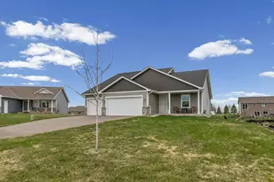 909 Emily Ct NE, Montgomery, MN 56069 - Photo 3