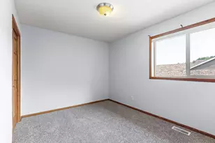 9918 Kiwi Ave N, Brooklyn Park, MN 55443 - Photo 23