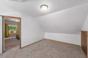 725 California Ave E, Saint Paul, MN 55106 - Photo 13