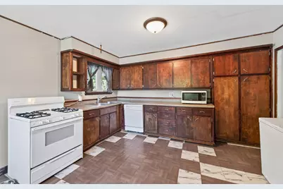 725 California Avenue E, Saint Paul, MN 55106 - Photo 3