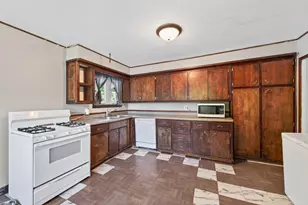 725 California Ave E, Saint Paul, MN 55106 - Photo 3
