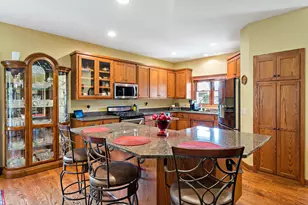 1371 Holly Ave N, Oakdale, MN 55128 - Photo 7