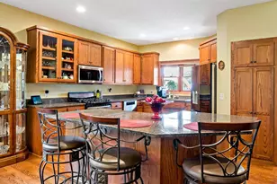 1371 Holly Ave N, Oakdale, MN 55128 - Photo 7