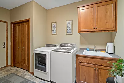 1371 Holly Avenue N, Oakdale, MN 55128 - Photo 23