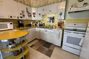 216 E 25th St, Hibbing, MN 55746 - Photo 5