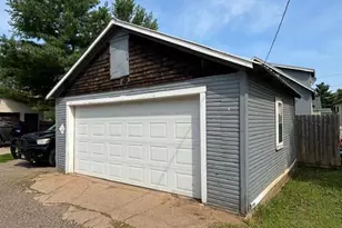 216 E 25th St, Hibbing, MN 55746 - Photo 15