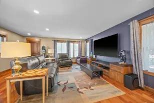 318 4th St NE, Minneapolis, MN 55413 - Photo 1
