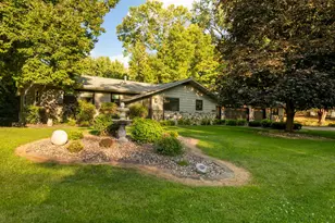 6835 Rosemary Rd, Eden Prairie, MN 55346 - Photo 5