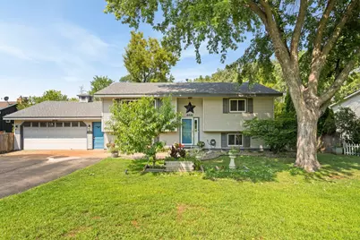 6441 Edgemont Boulevard N, Brooklyn Park, MN 55428 - Photo 3