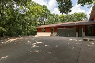 2222 Schmidt Ct SE, Rochester, MN 55904 - Photo 7