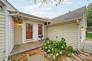 8544 Sycamore Ln N, Maple Grove, MN 55369 - Photo 5