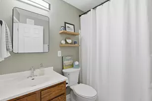 7601 W 101st St, Bloomington, MN 55438 - Photo 11