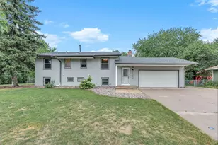 13949 Gauntlet Ct, Apple Valley, MN 55124 - Photo 1