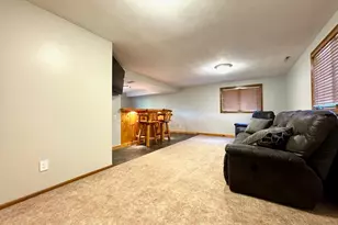 404 Crescent Dr, Albert Lea, MN 56007 - Photo 15