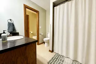 404 Crescent Dr, Albert Lea, MN 56007 - Photo 13