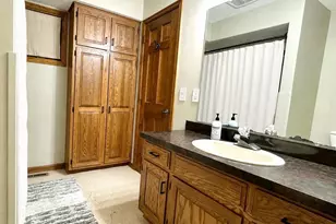 404 Crescent Dr, Albert Lea, MN 56007 - Photo 11