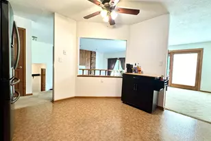 404 Crescent Dr, Albert Lea, MN 56007 - Photo 7