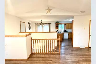 407 Oak Crest Boulevard, Roseau, MN 56751 - Photo 5