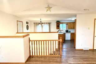 407 Oak Crest Blvd, Roseau, MN 56751 - Photo 5