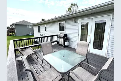 407 Oak Crest Boulevard, Roseau, MN 56751 - Photo 17