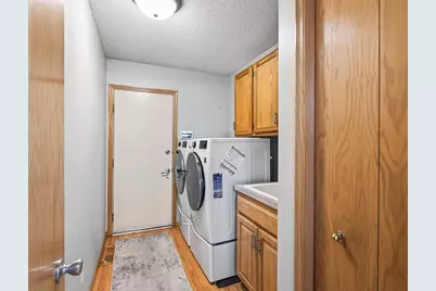 4668 Hale Avenue N, Oakdale, MN 55128 - Photo 39