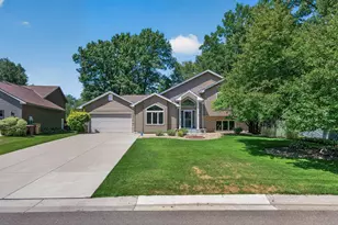 4668 Hale Ave N, Oakdale, MN 55128 - Photo 1