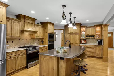 10589 Water Lily Lane, Woodbury, MN 55129 - Photo 9