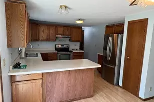 1250 Lakeview Ln SW, Hutchinson, MN 55350 - Photo 5