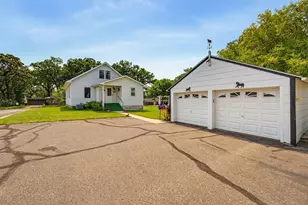 725 5th Ave SW, Hutchinson, MN 55350 - Photo 3