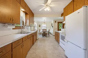 725 5th Ave SW, Hutchinson, MN 55350 - Photo 9