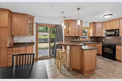 6416 Georgia Avenue N, Brooklyn Park, MN 55428 - Photo 9