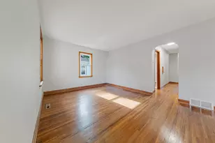 619 4th Ave NE, Waseca, MN 56093 - Photo 5