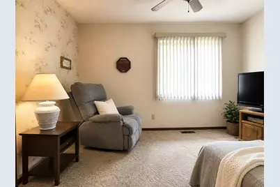 301 Cottonwood Avenue NE, Saint Michael, MN 55376 - Photo 9