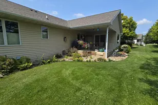 1405 26th St SW, Austin, MN 55912 - Photo 5